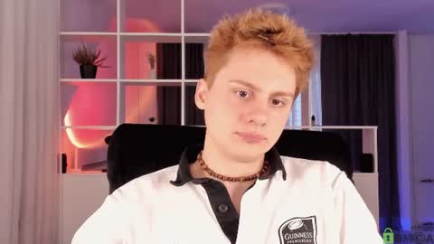 Snapshot of sunburn_boy chatting on June 24, 5:01 pm Emilio online show from June 24, 5:01 pm
