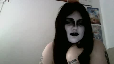 Snapshot of sundaygoth chatting on June 14, 1:24 pm sundaygoth online show from June 14, 1:24 pm
