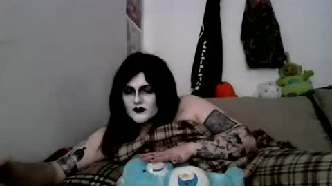 Snapshot of sundaygoth chatting on June 15, 3:14 pm sundaygoth online show from June 15, 3:14 pm