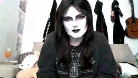 Snapshot of sundaygoth chatting on June 16, 6:43 pm sundaygoth online show from June 16, 6:43 pm