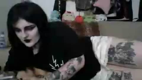 Snapshot of sundaygoth chatting on June 21, 2:52 pm sundaygoth online show from June 21, 2:52 pm