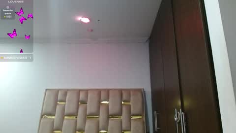 Snapshot of sunflower_dance chatting on November 6, 10:21 pm Jeraldine online show from November 6, 10:21 pm