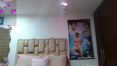 Snapshot of sunflower_dance chatting on November 20, 11:04 pm Jeraldine online show from November 20, 11:04 pm