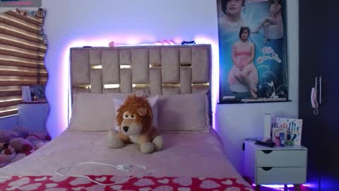 Snapshot of sunflower_dance chatting on November 25, 5:24 pm Jeraldine online show from November 25, 5:24 pm