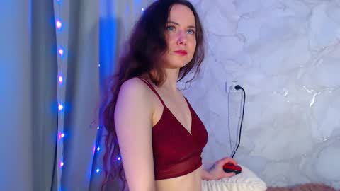 Snapshot of sunloveandwe chatting on November 28, 4:31 pm Mistress Eve online show from November 28, 4:31 pm