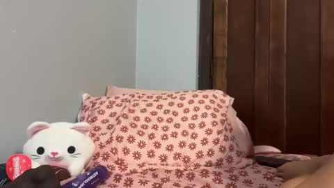 sunneeshellee online show from April 29, 7:09 pm