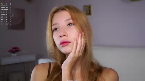 Lily online show from November 2, 1:35 pm