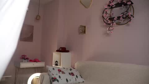 Lily online show from March 14, 2:44 pm