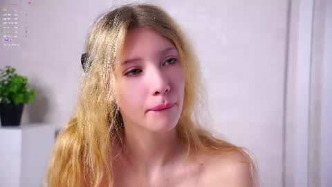 Snapshot of sunnmoonn chatting on June 28, 2:34 pm Lily online show from June 28, 2:34 pm