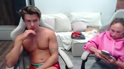 Snapshot of sunny1girl chatting on October 2, 8:27 pm Alice and Sergey online show from October 2, 8:27 pm