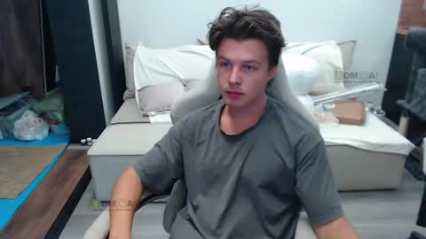 Snapshot of sunny1girl chatting on October 4, 6:44 am Alice and Sergey online show from October 4, 6:44 am