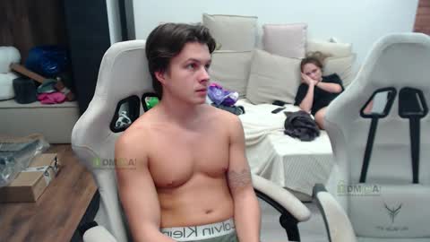 Snapshot of sunny1girl chatting on November 6, 7:15 pm Alice and Sergey online show from November 6, 7:15 pm