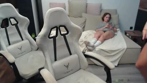 Snapshot of sunny1girl chatting on November 29, 8:28 am Alice and Sergey online show from November 29, 8:28 am