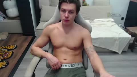 Snapshot of sunny1girl chatting on December 3, 1:20 pm Alice and Sergey online show from December 3, 1:20 pm