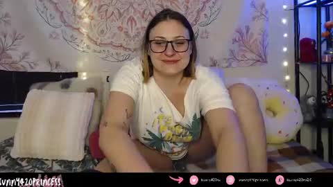 Snapshot of sunny420princess chatting on June 19, 2:27 am Sunny420 online show from June 19, 2:27 am