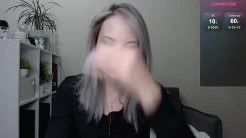 Snapshot of sunny_bunny6 chatting on December 16, 4:05 pm Naomi online show from December 16, 4:05 pm