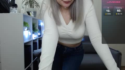 Snapshot of sunny_bunny6 chatting on December 18, 11:45 am Naomi online show from December 18, 11:45 am