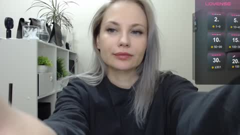 Snapshot of sunny_bunny6 chatting on December 23, 4:22 am Naomi online show from December 23, 4:22 am