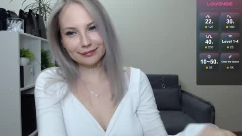 Snapshot of sunny_bunny6 chatting on December 28, 6:08 pm Naomi online show from December 28, 6:08 pm