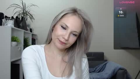 Snapshot of sunny_bunny6 chatting on December 30, 8:58 pm Naomi online show from December 30, 8:58 pm