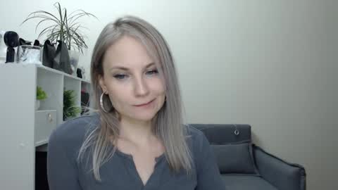 Snapshot of sunny_bunny6 chatting on January 1, 9:20 pm Naomi online show from January 1, 9:20 pm