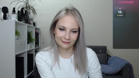 Snapshot of sunny_bunny6 chatting on January 3, 6:46 pm Naomi online show from January 3, 6:46 pm