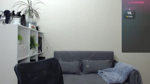 Snapshot of sunny_bunny6 chatting on January 5, 10:08 pm Naomi online show from January 5, 10:08 pm