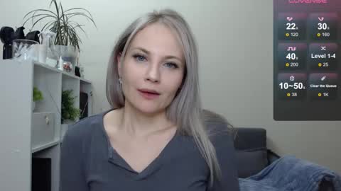 Snapshot of sunny_bunny6 chatting on January 9, 12:09 pm Naomi online show from January 9, 12:09 pm