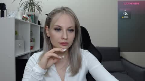 Snapshot of sunny_bunny6 chatting on January 26, 7:20 pm Naomi online show from January 26, 7:20 pm