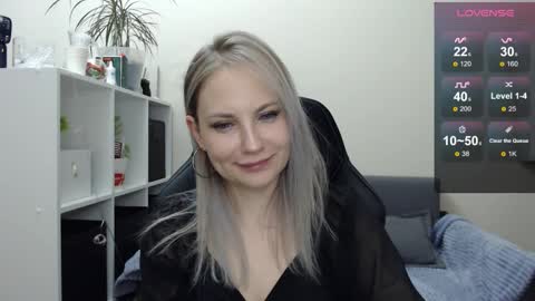 Snapshot of sunny_bunny6 chatting on January 30, 10:30 pm Naomi online show from January 30, 10:30 pm