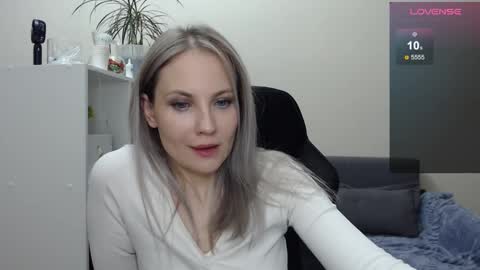 Snapshot of sunny_bunny6 chatting on February 2, 2:48 am Naomi online show from February 2, 2:48 am