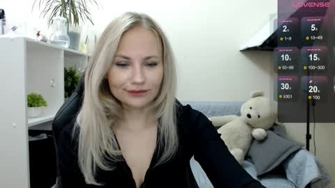 Snapshot of sunny_bunny6 chatting on September 24, 3:54 am Naomi online show from September 24, 3:54 am