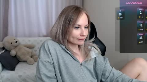 Naomi online show from April 28, 4:39 am