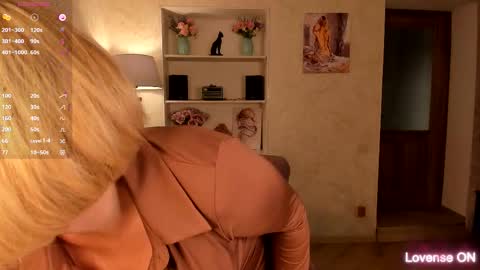 Snapshot of sunny_katty chatting on December 3, 8:56 am Sunny Katty online show from December 3, 8:56 am