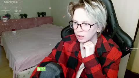 Snapshot of sunny_mood chatting on May 1, 6:29 am sunny mood online show from May 1, 6:29 am