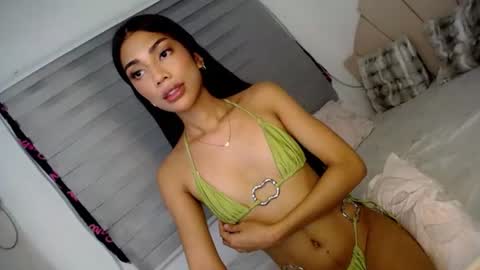 sunny_sexie online show from July 1, 7:35 pm