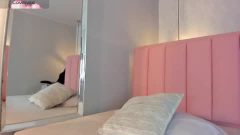  S U N N Y online show from October 28, 1:47 pm