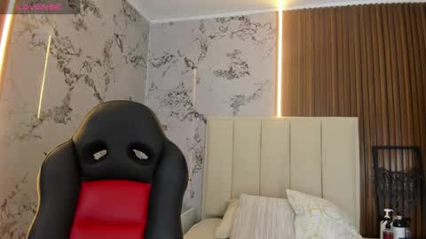  S U N N Y online show from November 12, 12:49 pm