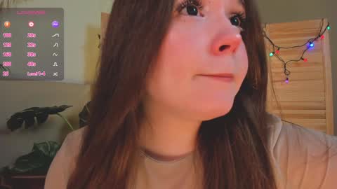 Snapshot of sunnyrisha chatting on December 20, 5:47 am Risha online show from December 20, 5:47 am