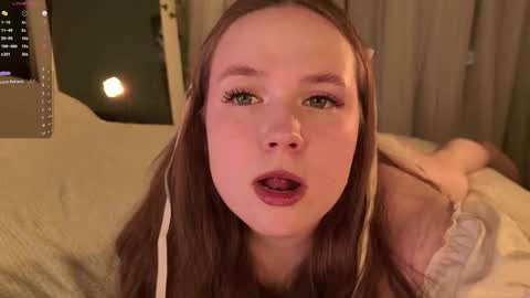 Snapshot of sunnyrisha chatting on November 20, 5:18 am Risha online show from November 20, 5:18 am