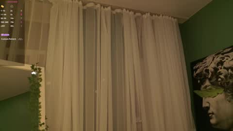 Snapshot of sunnyrisha chatting on November 24, 5:18 am Risha online show from November 24, 5:18 am