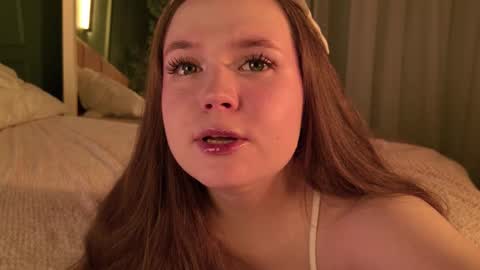 Snapshot of sunnyrisha chatting on November 30, 5:33 am Risha online show from November 30, 5:33 am