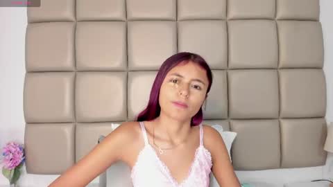 sunnywhitee online show from July 3, 11:27 am