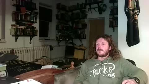 Snapshot of sunr1sa chatting on December 2, 5:02 am sunr1sa online show from December 2, 5:02 am