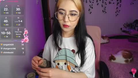 Snapshot of sunset_pienk chatting on December 5, 5:37 am Sunset online show from December 5, 5:37 am