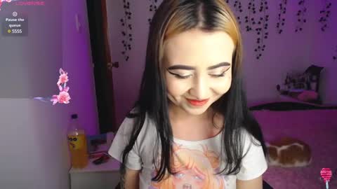 Snapshot of sunset_pienk chatting on December 13, 4:11 am Sunset online show from December 13, 4:11 am