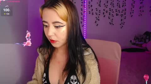 Snapshot of sunset_pienk chatting on December 19, 2:12 am Sunset online show from December 19, 2:12 am