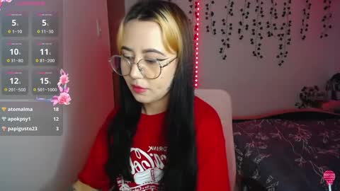 Snapshot of sunset_pienk chatting on December 28, 7:33 am Sunset online show from December 28, 7:33 am