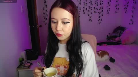 Snapshot of sunset_pienk chatting on January 21, 11:34 pm Sunset online show from January 21, 11:34 pm