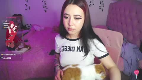 Snapshot of sunset_pienk chatting on March 7, 3:29 am Sunset online show from March 7, 3:29 am